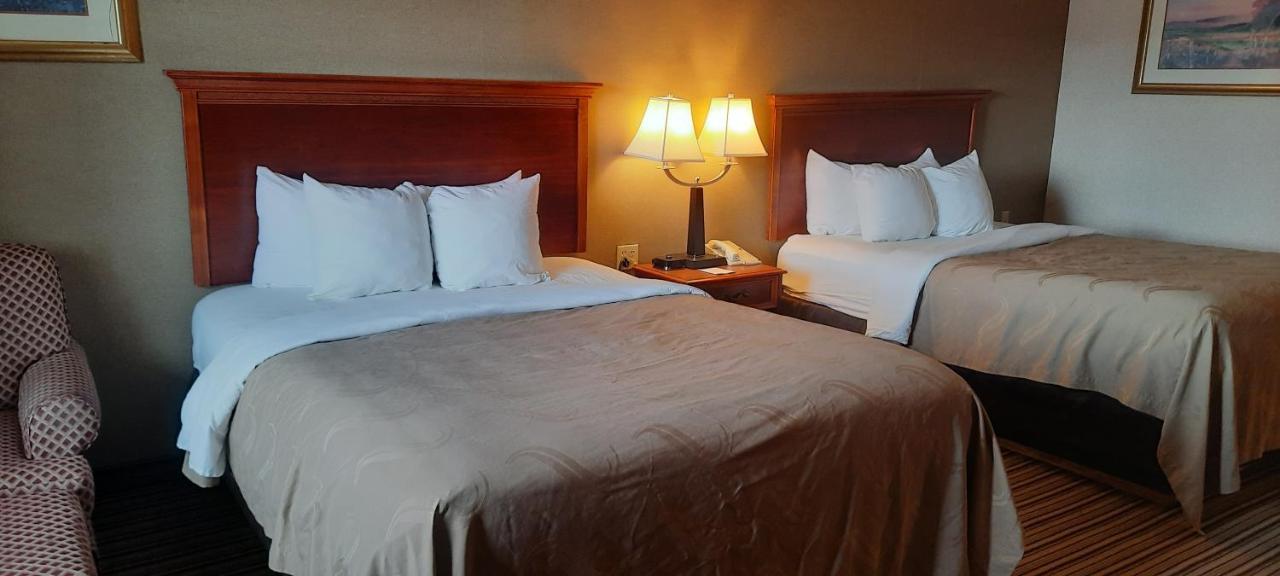 Quality Inn & Suites Grants - I-40 Szoba fotó