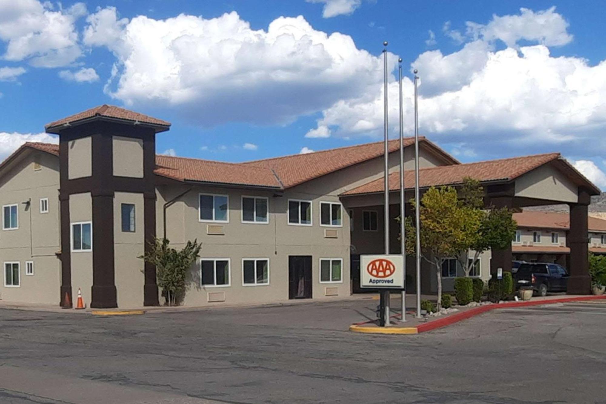 Quality Inn & Suites Grants - I-40 Kültér fotó
